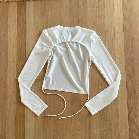 Princess Polly backless long sleeve - Picture 2 of 3